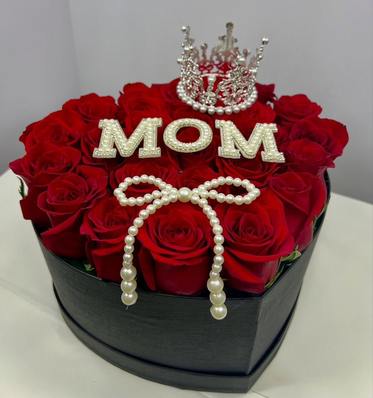 Caja de corazón con corona